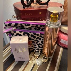 Estee Lauder,Sean John,Daniela Del Mar Leopard Makeup Bags & Heart Key Ring